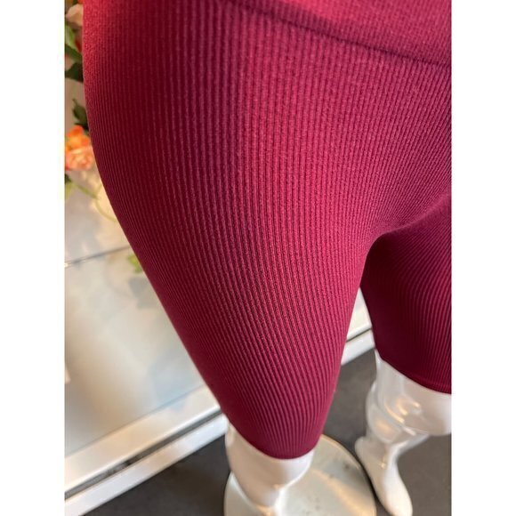 Bozzolo Seamless Rib Tummy Tuck Biker Wide Waistband Shorts Wine Size S/M RefFNB - Picture 10 of 10